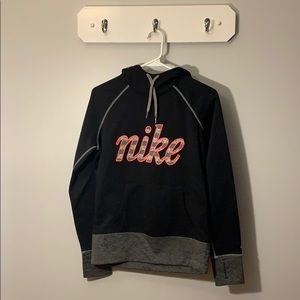 Black nike hoodie.